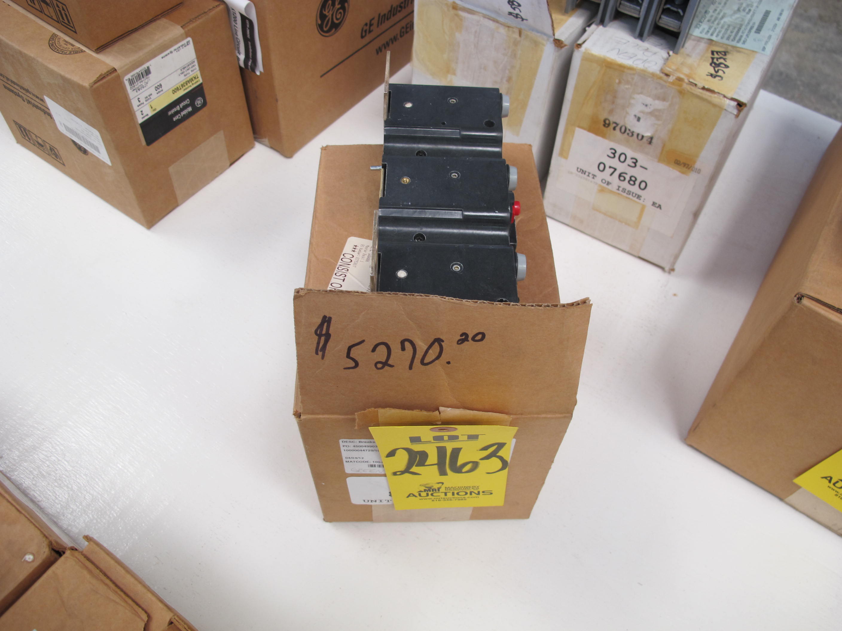 BREAKER, CIRCUIT TYPE, 400 AMP RATING, 600VAC/250VDC VOLT RATING, 3 POLE, MAG-BREAK KIND. 1000-3300 AMP ADJUSTABLE MAGNETIC TRIP RANGE, PART # GENERAL ELECTRIC (W-44) LOADING & HANDLING FEE $5-